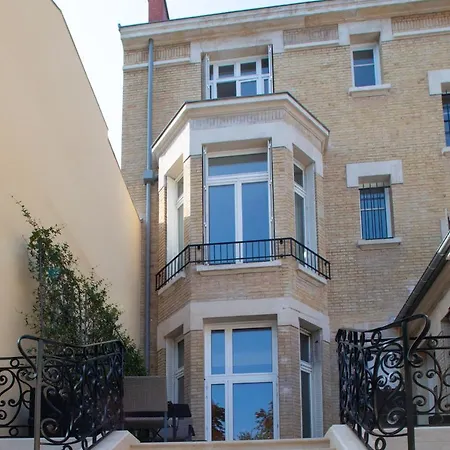 فندق مبيت وإفطار La Cave De L'avenue De Champagne