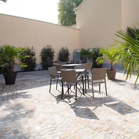 La Cave De L'avenue De Champagne Bed & Breakfast 4*