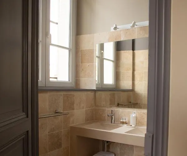 Bed and breakfast La Cave De L'avenue De Champagne 4*